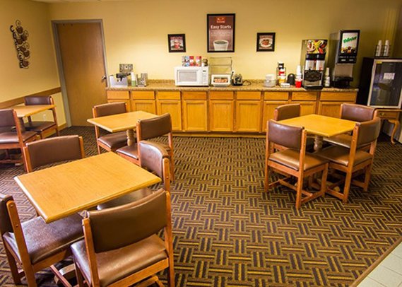 Econo Lodge - River Falls, WI