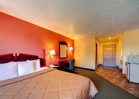 Rodeway Inn & Suites Airport - Tulsa, OK