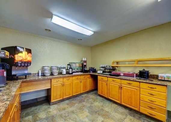 Rodeway Inn & Suites Airport - Tulsa, OK