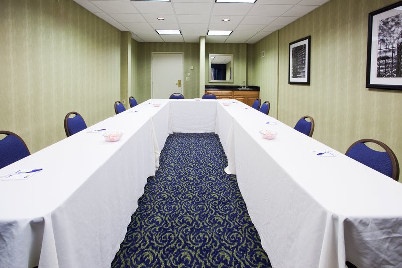 Holiday Inn Express ATLANTA-KENNESAW - Woodstock, GA