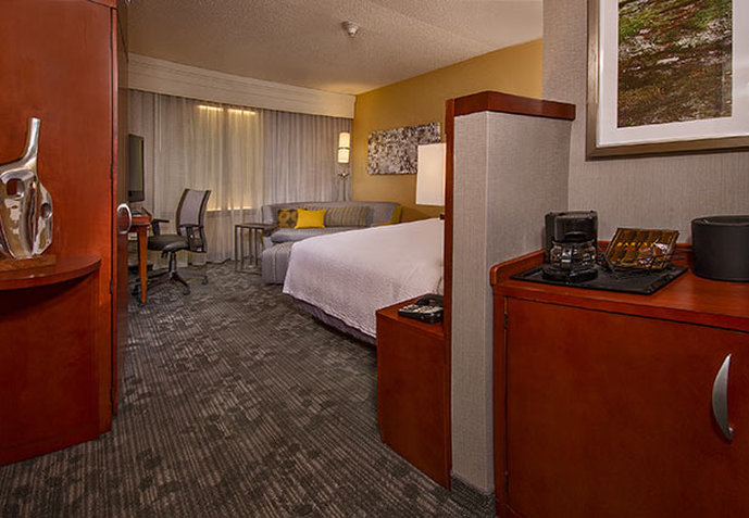 Courtyard By Marriott Lansing - Lansing, MI