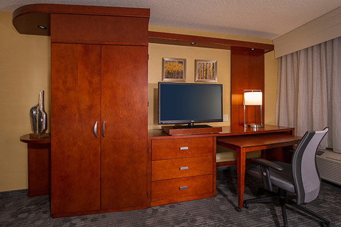 Courtyard By Marriott Lansing - Lansing, MI