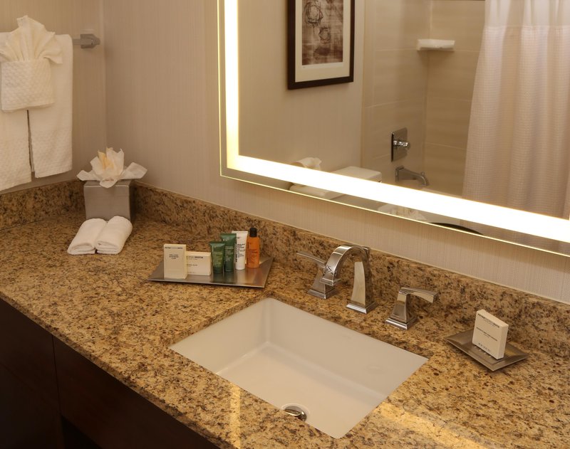 Hilton-Airport - Kansas City, MO