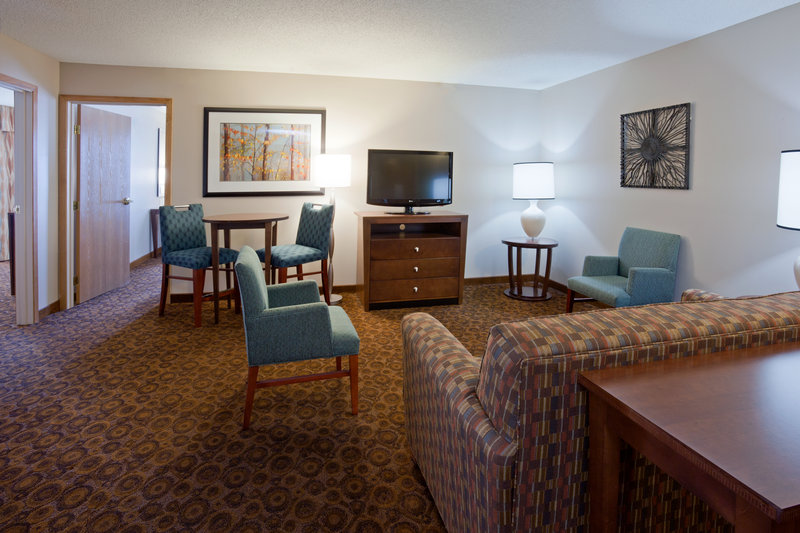 Holiday Inn Express & Suites ST. CLOUD - Sartell, MN
