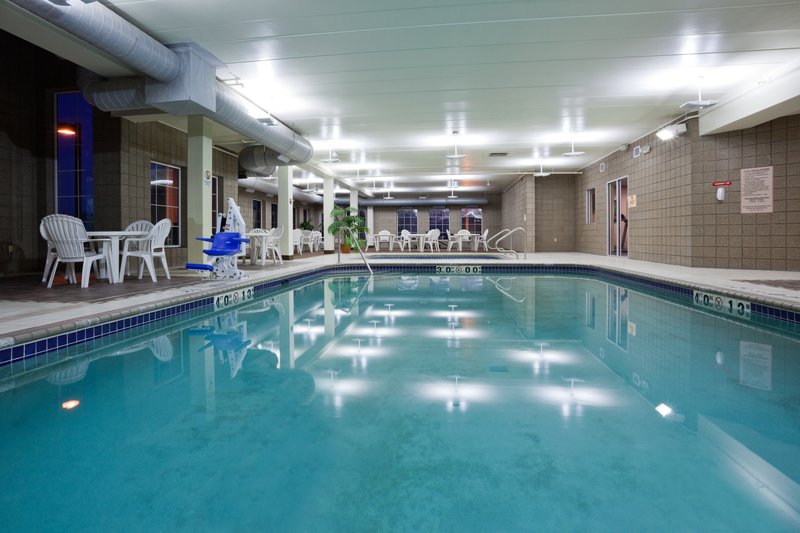 Holiday Inn Express & Suites ST. CLOUD - Sartell, MN