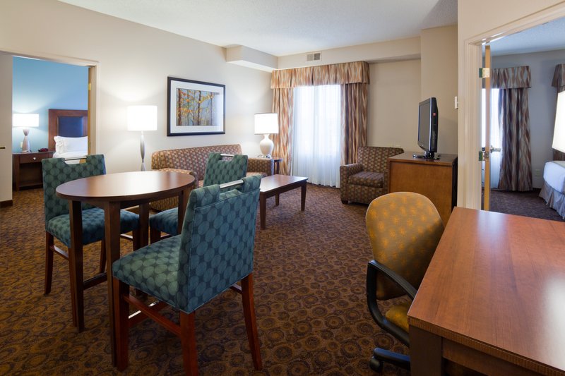 Holiday Inn Express & Suites ST. CLOUD - Sartell, MN