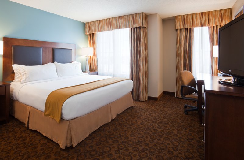 Holiday Inn Express & Suites ST. CLOUD - Sartell, MN