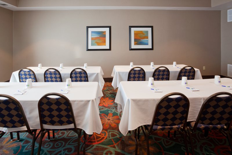 Holiday Inn Express & Suites ST. CLOUD - Sartell, MN