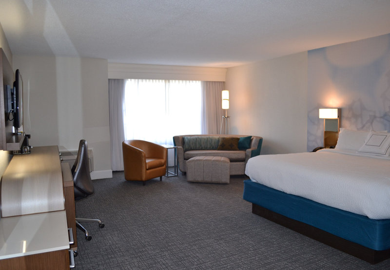 Courtyard By Marriott Cape Cod Hyannis - Hyannis, MA