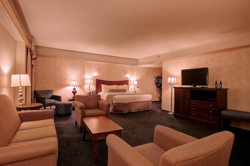 Crowne Plaza PITTSFIELD-BERKSHIRES - Pittsfield, MA