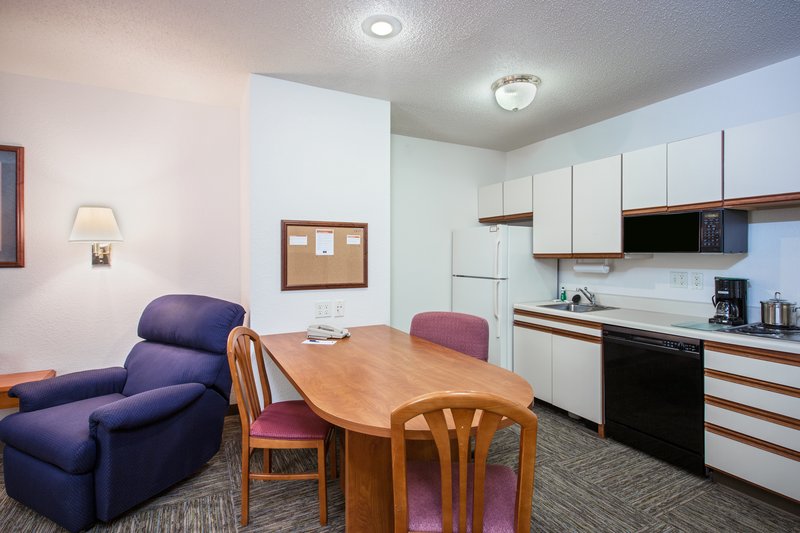 Candlewood Suites-Appleton - Hilbert, WI
