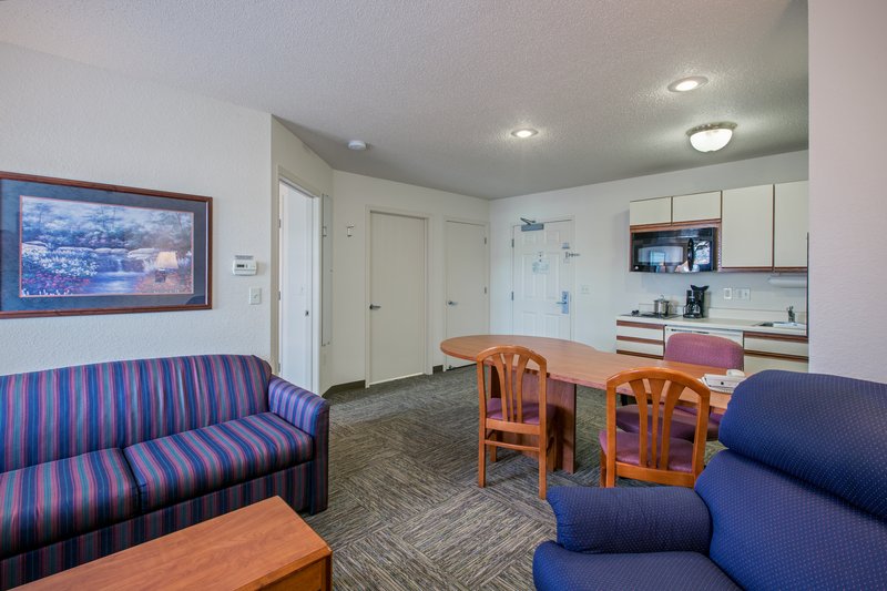 Candlewood Suites-Appleton - Hilbert, WI