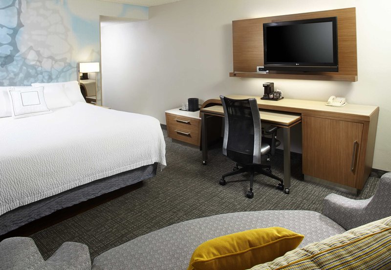 Courtyard By Marriott Lansing - Lansing, MI