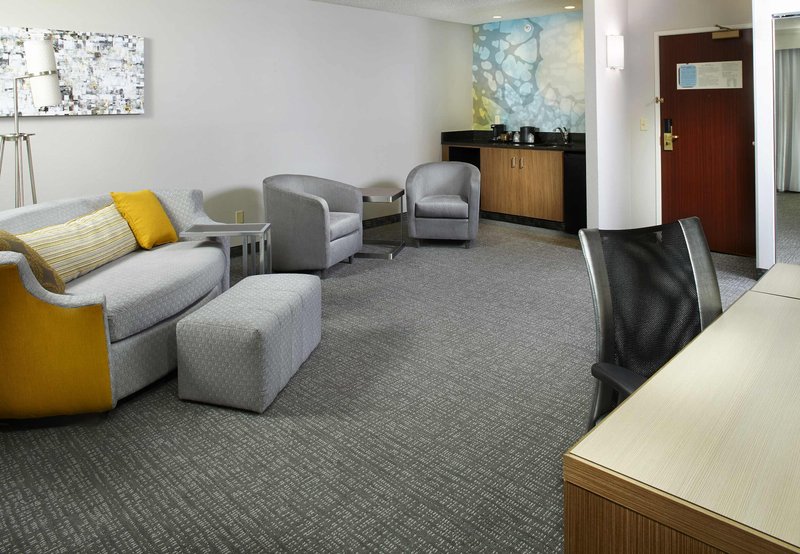Courtyard By Marriott Lansing - Lansing, MI