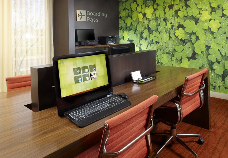 Courtyard By Marriott Lansing - Lansing, MI