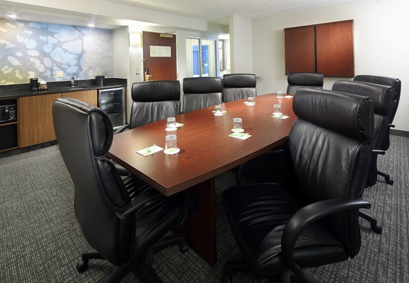 Courtyard By Marriott Lansing - Lansing, MI
