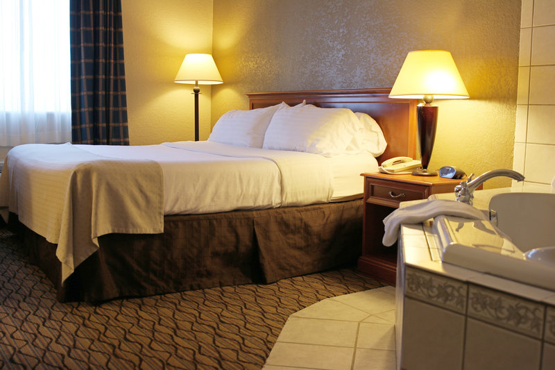 Holiday Inn - Alexandria, MN