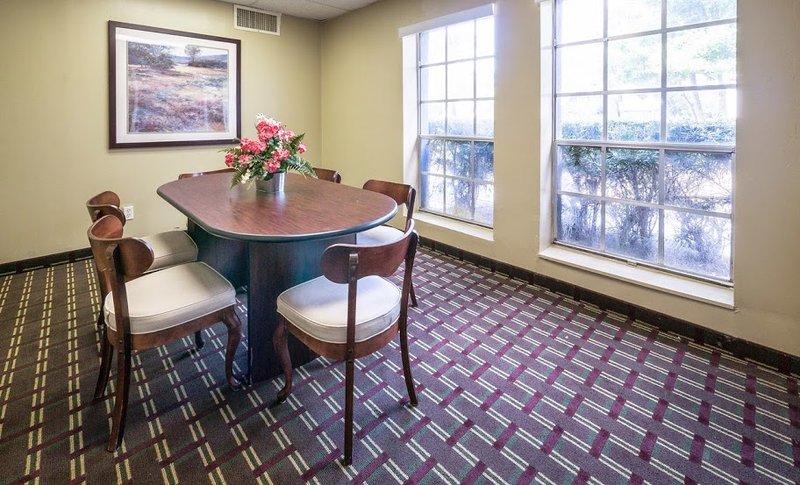Vista Inn & Suites-Tampa - Tampa, FL