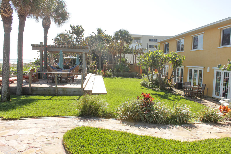 Beach Place Guesthouses - Cocoa Beach, FL
