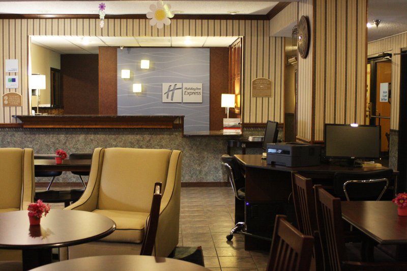 Holiday Inn Express OSAGE BCH - LAKE OF THE OZARKS - Oshkosh, WI
