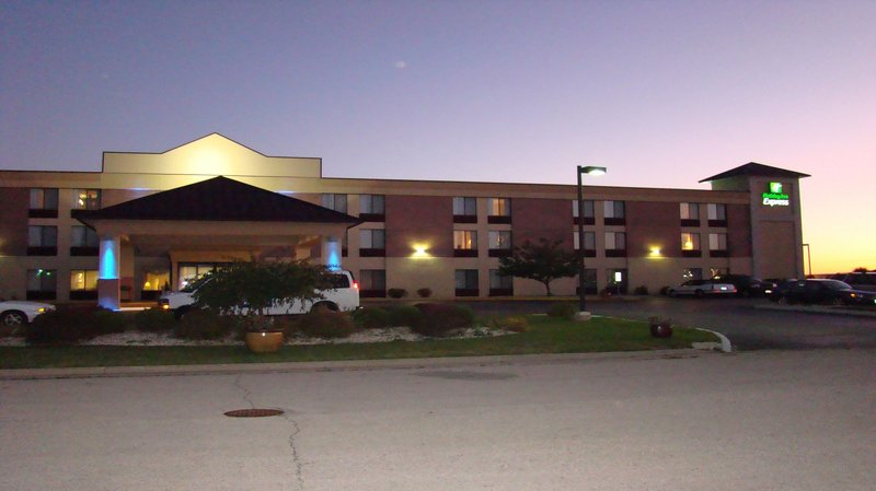 Holiday Inn Express RACINE AREA (I-94 AT EXIT 333) - Sturtevant, WI