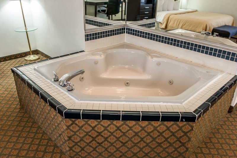 Quality Inn - Columbia City, IN
