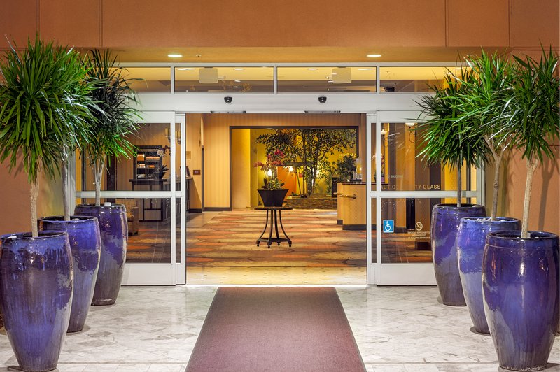 Vineyards Chop House-Crowne Plaza Hotel Concord - Concord, CA