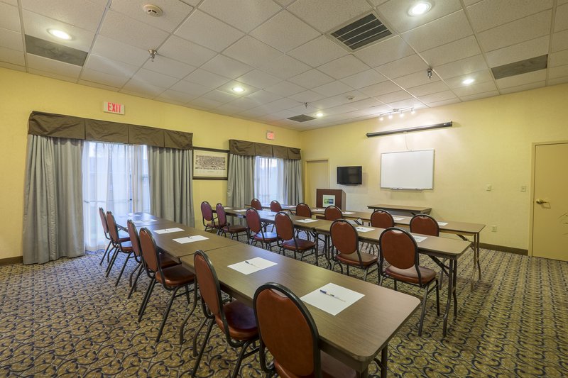 Holiday Inn Express & Suites WAYNESBORO-ROUTE 340 - Waynesboro, VA