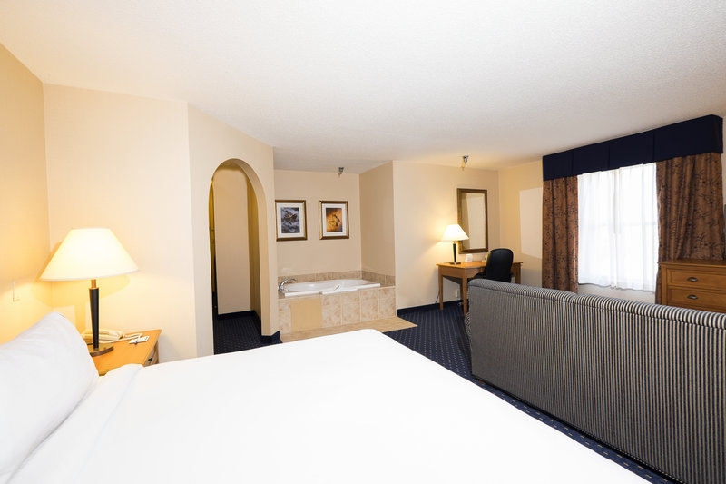 Holiday Inn Express & Suites WAYNESBORO-ROUTE 340 - Waynesboro, VA