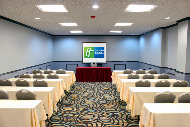Holiday Inn Express VAN NUYS - Van Nuys, CA