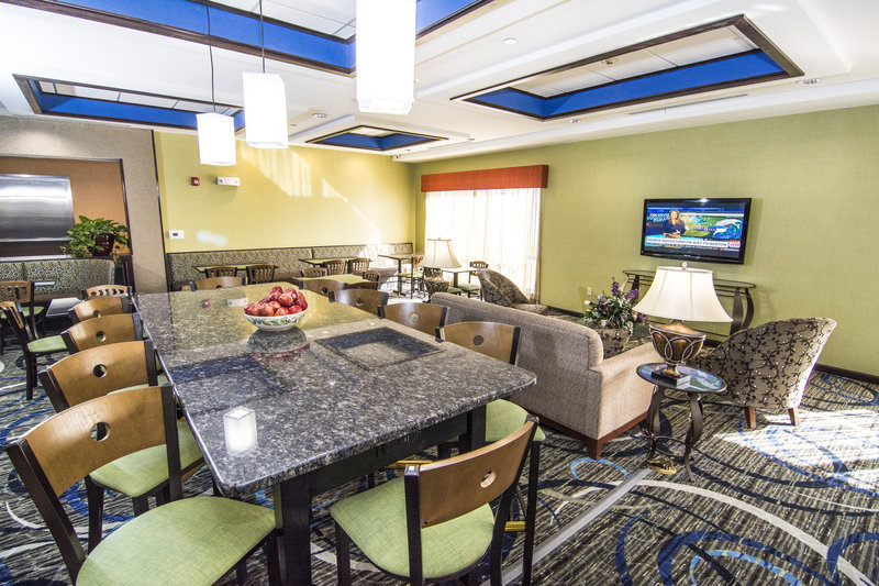 Holiday Inn Express - Elkton, MD