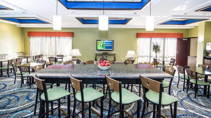 Holiday Inn Express - Elkton, MD