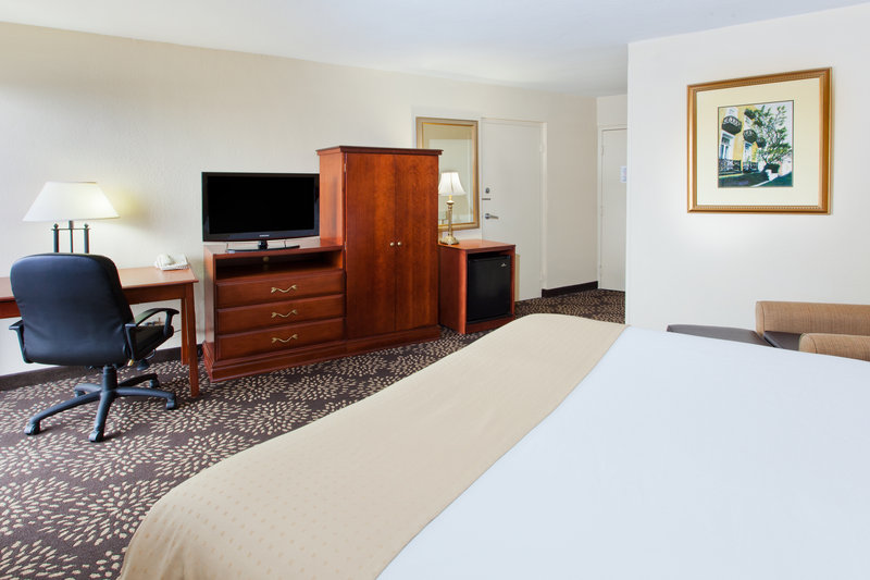 Holiday Inn CHARLESTON-RIVERVIEW - Charleston, SC