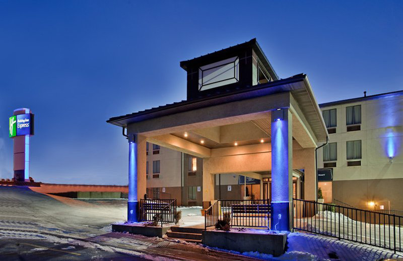 Holiday Inn Express OSAGE BCH - LAKE OF THE OZARKS - Oshkosh, WI