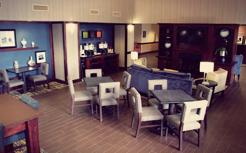 Hampton Inn & Suites Muncie - Muncie, IN