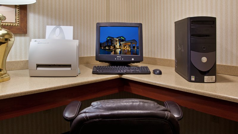 Holiday Inn Express GROVE CITY (OUTLET CENTER) - Mercer, PA