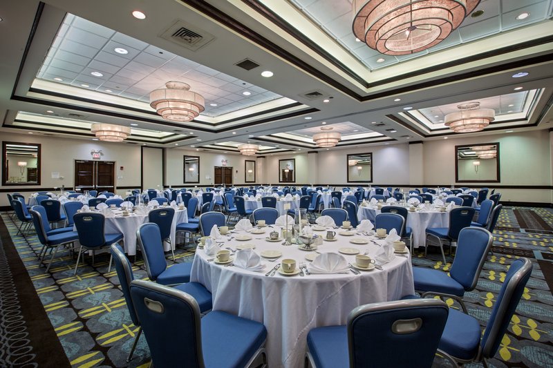 Crowne Plaza ST. LOUIS AIRPORT - Bridgeton, MO