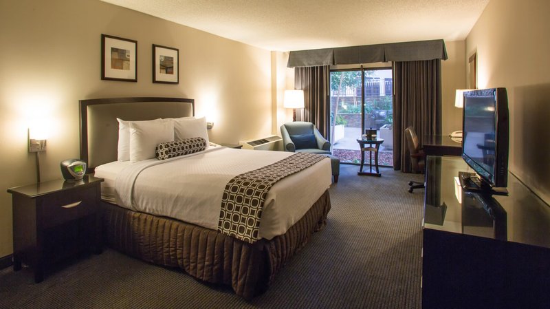 Vineyards Chop House-Crowne Plaza Hotel Concord - Concord, CA