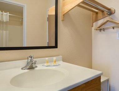 Days Inn - Imlay City, MI