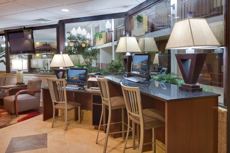 Holiday Inn AUSTIN CONFERENCE CENTER - Austin, MN