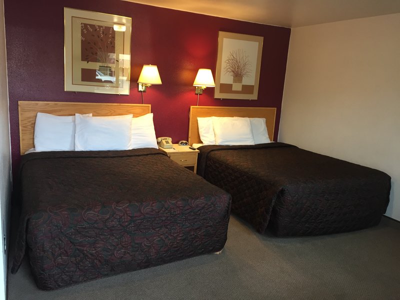 Rodeway Inn & Suites - Omak, WA