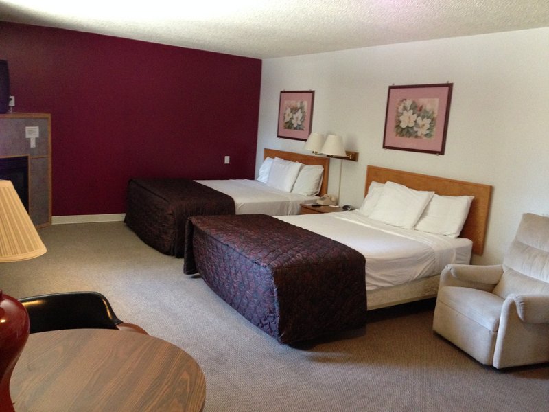 Rodeway Inn & Suites - Omak, WA