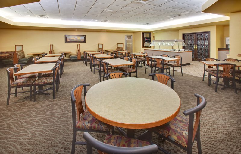 Holiday Inn AUSTIN CONFERENCE CENTER - Austin, MN