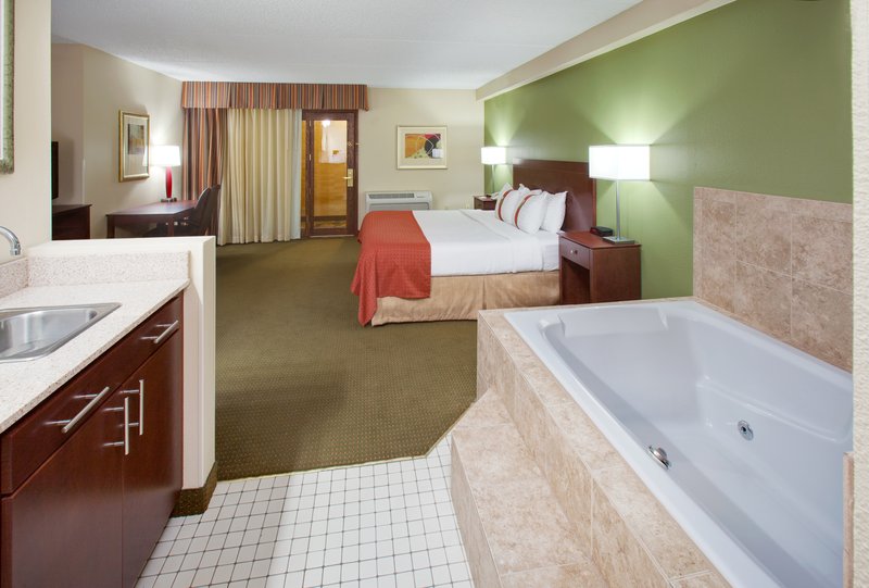 Holiday Inn AUSTIN CONFERENCE CENTER - Austin, MN