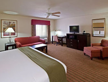 Holiday Inn Express & Suites MANTECA CITY CENTER - Manteca, CA