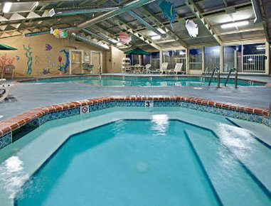 Holiday Inn Express & Suites MANTECA CITY CENTER - Manteca, CA