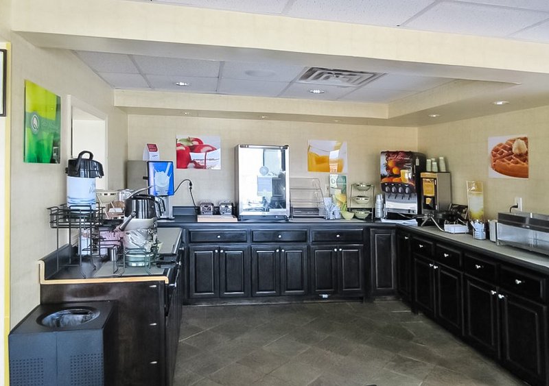 Quality Inn - Calhoun, GA