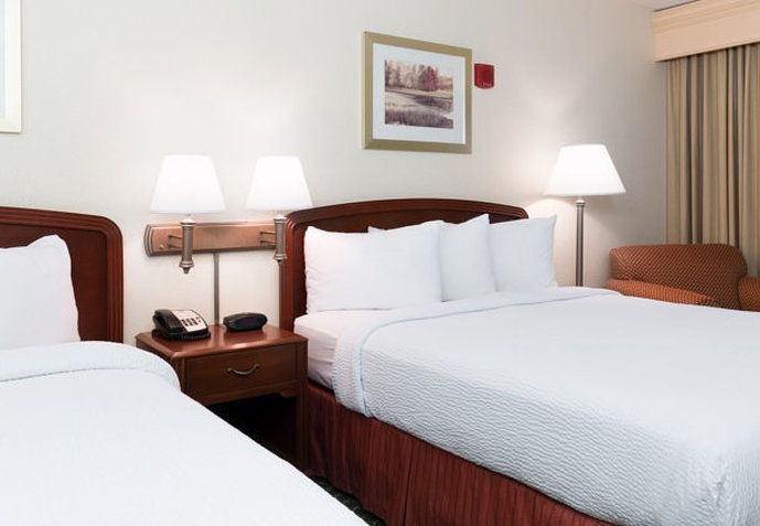 Courtyard By Marriott Roseville Galleria Mall/Creekside Ridge Drive - Roseville, CA