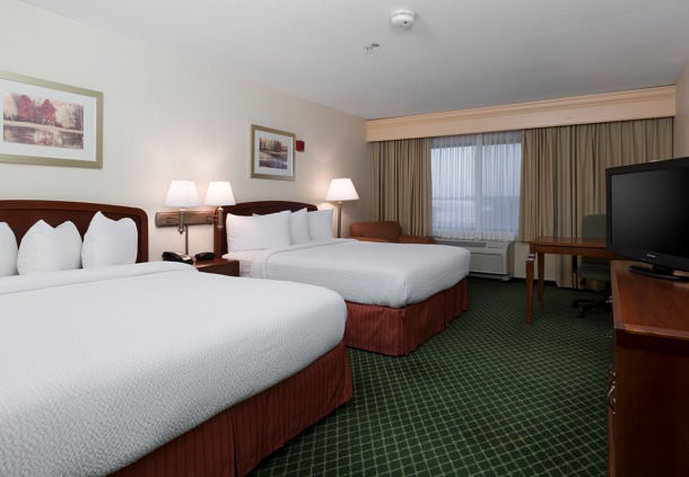 Courtyard By Marriott Roseville Galleria Mall/Creekside Ridge Drive - Roseville, CA