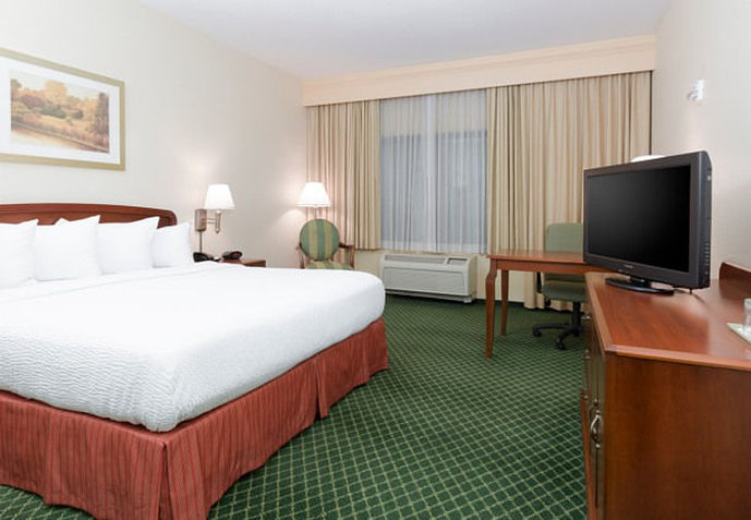 Courtyard By Marriott Roseville Galleria Mall/Creekside Ridge Drive - Roseville, CA
